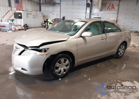 2007 Toyota Camry Le z USA, uszkodzony, nr VIN 4T4BE46K87R001542